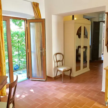 Dalu Davide - Private Car Park 15 Minutes To The Center Apartment
